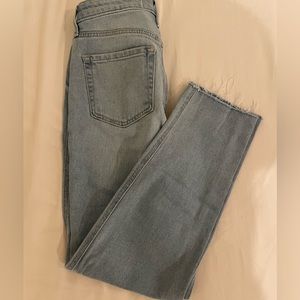Hollister Ultra High-rise mom jean